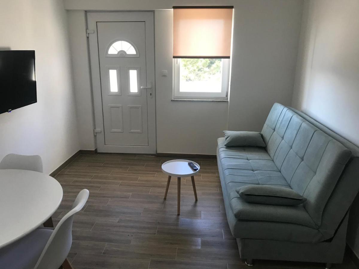 Apartments Lena Baška Eksteriør bilde