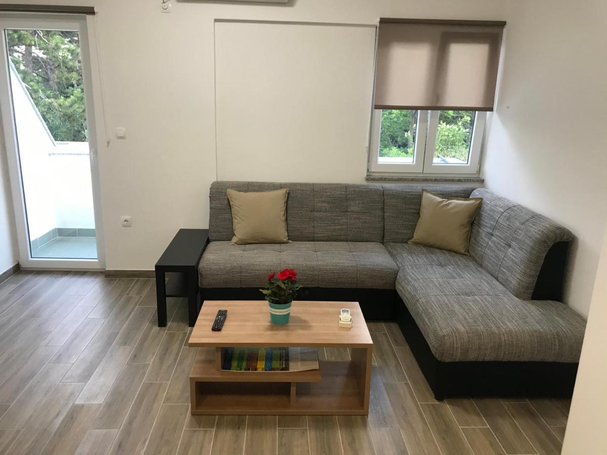 Apartments Lena Baška Eksteriør bilde