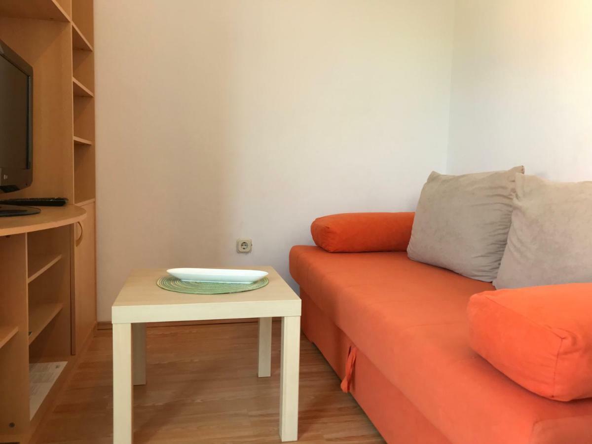 Apartments Lena Baška Eksteriør bilde