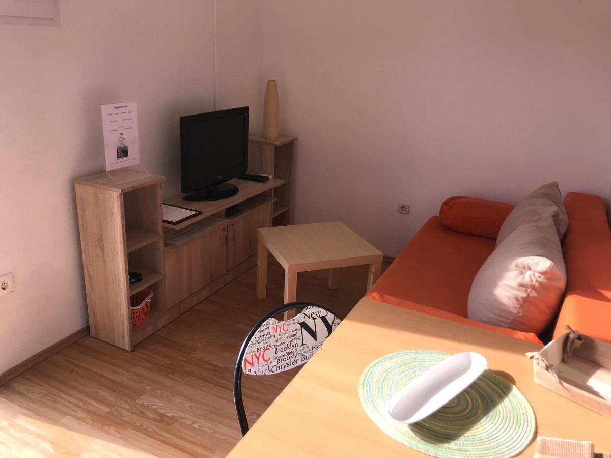 Apartments Lena Baška Eksteriør bilde